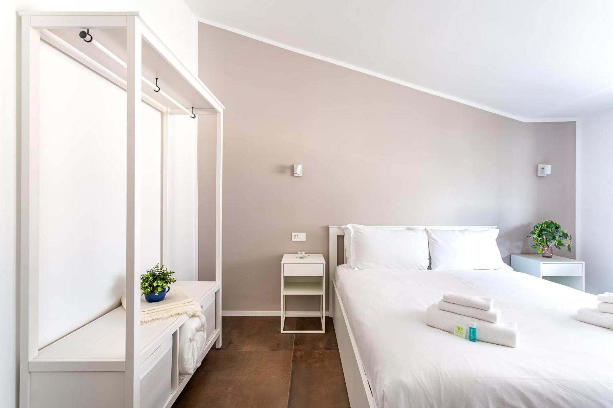 Iflat Bright Brand New 2-bedroom In Monti Roma