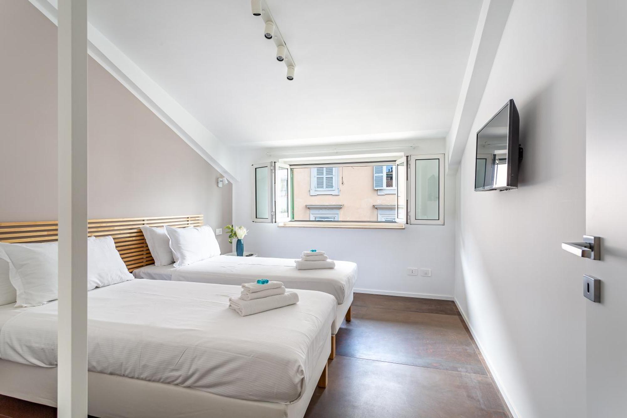 Iflat Bright Brand New 2-bedroom In Monti Roma